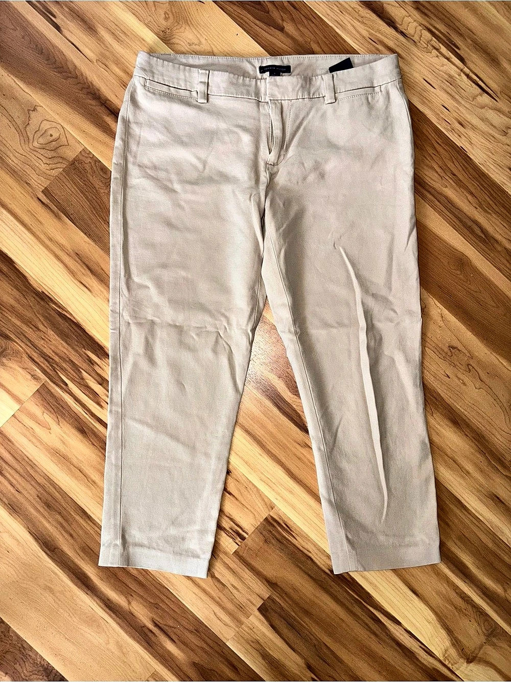 Tommy Hilfiger Cropped Pants in Beige Size 4